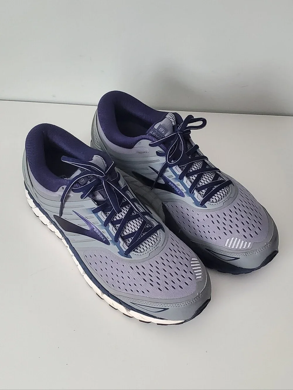 Brooks Men's Beast 18 Extra Wide 4E Road Running Sneakers Size 12